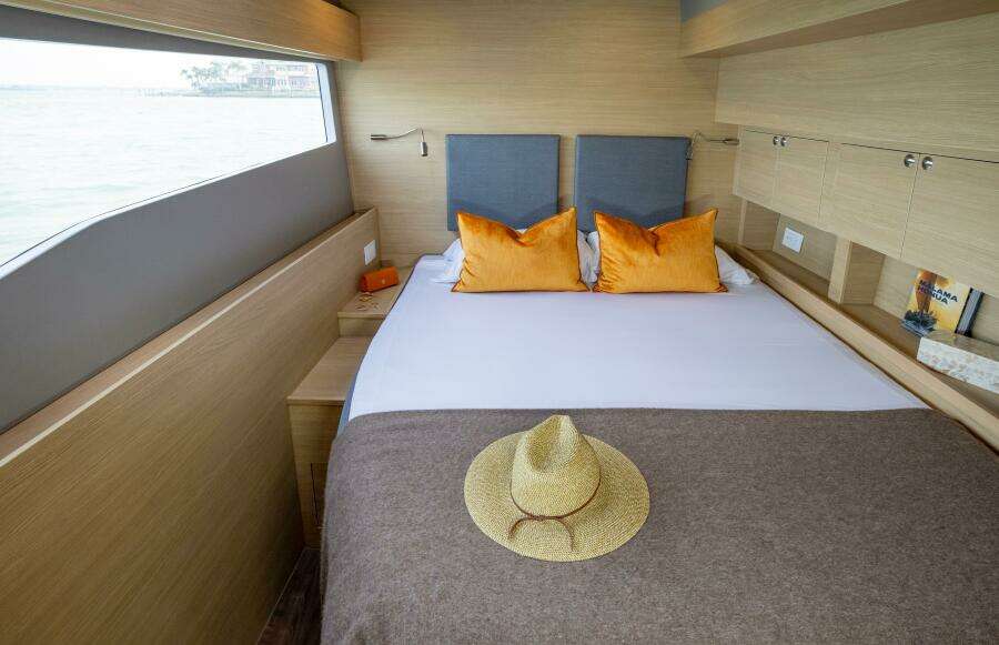 54ft Aquila Yacht For Sale