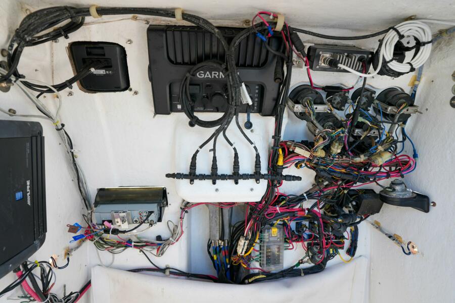 28' 2002 Stamas 270 Tarpon