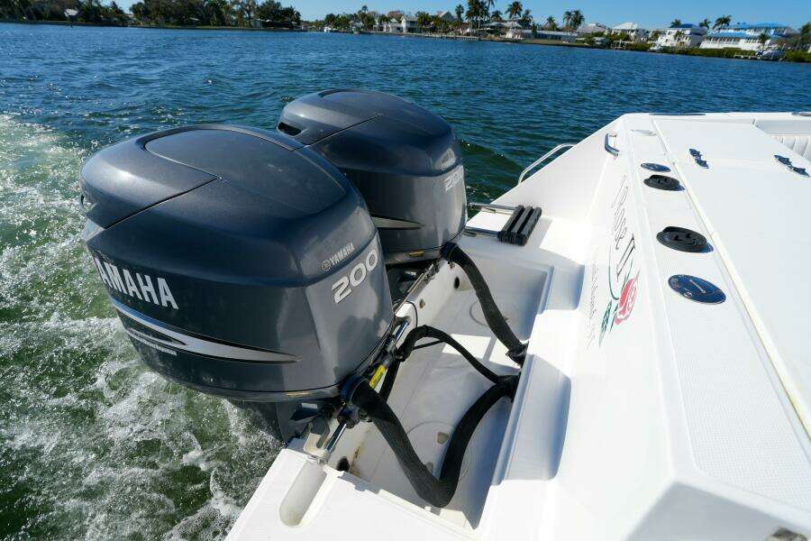 2002 Stamas 270 Tarpon