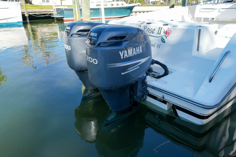 28' 2002 Stamas 270 Tarpon