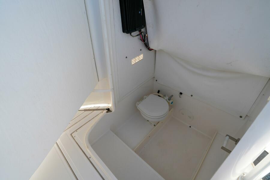 28' 2002 Stamas 270 Tarpon