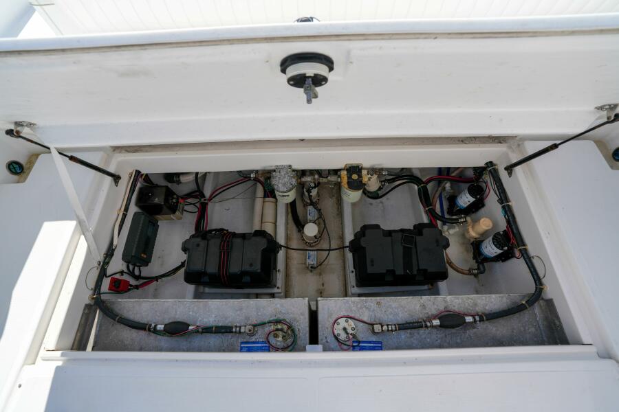 28' 2002 Stamas 270 Tarpon