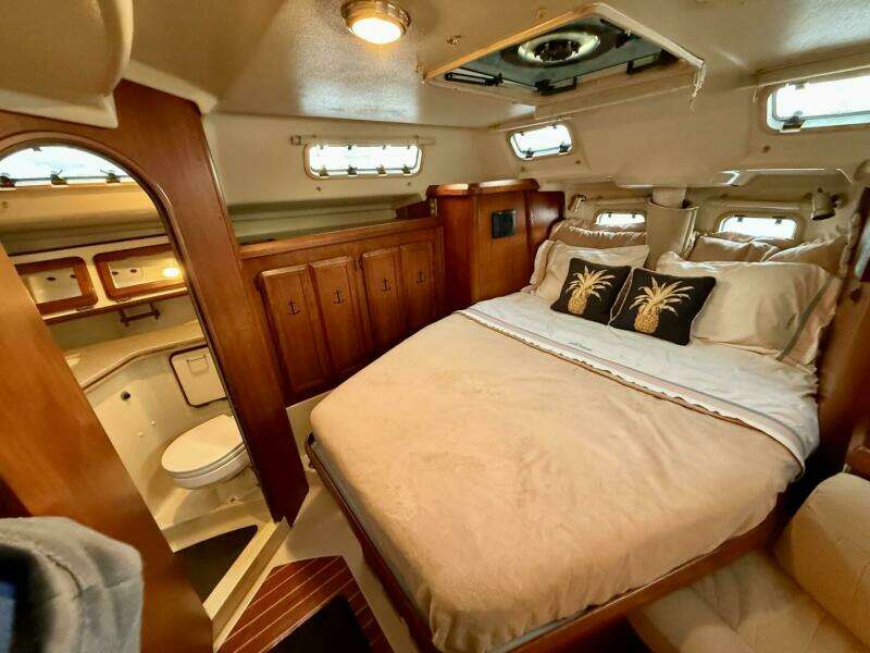 Escapade II 42ft Hunter Yacht For Sale