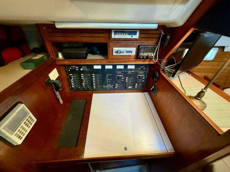 Escapade II 42ft Hunter Yacht For Sale