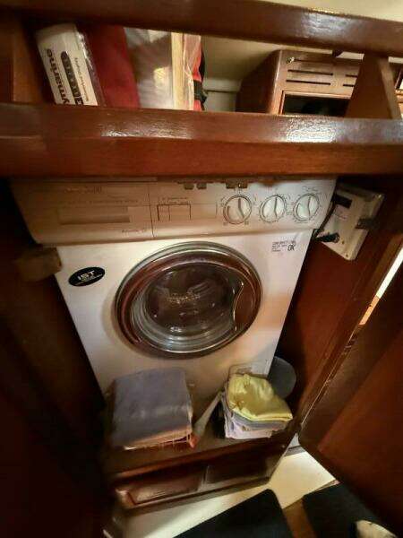 Escapade II 42ft Hunter Yacht For Sale