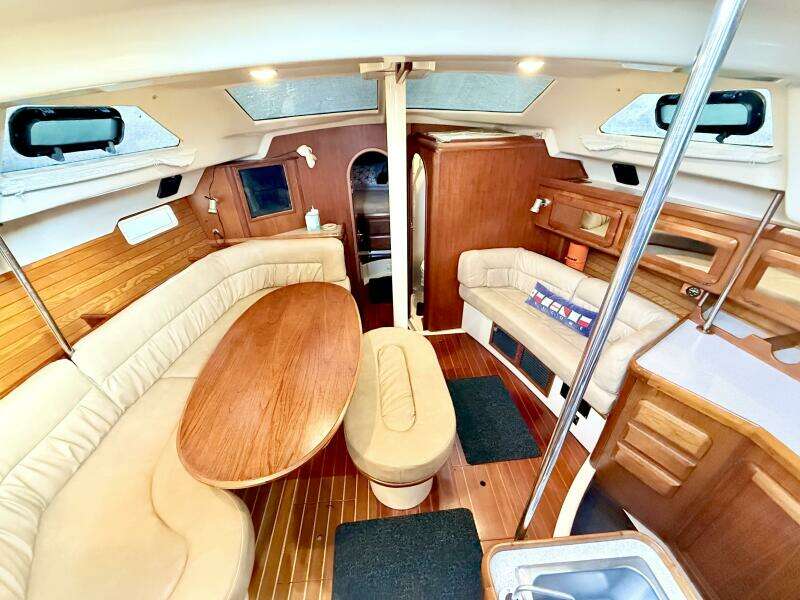 Escapade II 42ft Hunter Yacht For Sale