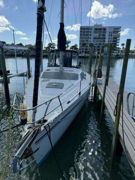 Escapade II 42ft Hunter Yacht For Sale