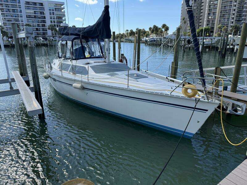 Escapade II 42ft Hunter Yacht For Sale