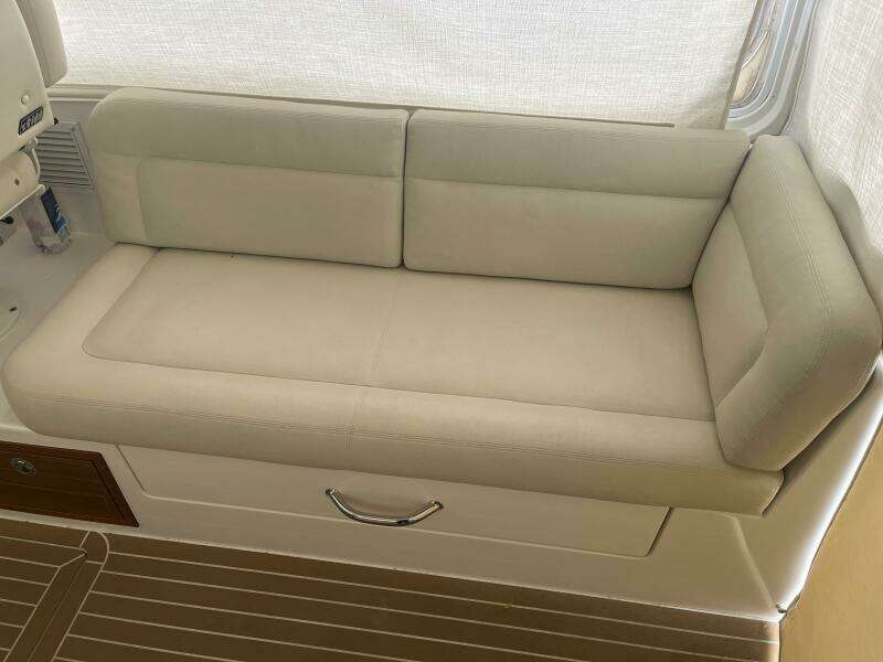 35ft MJM Yacht For Sale