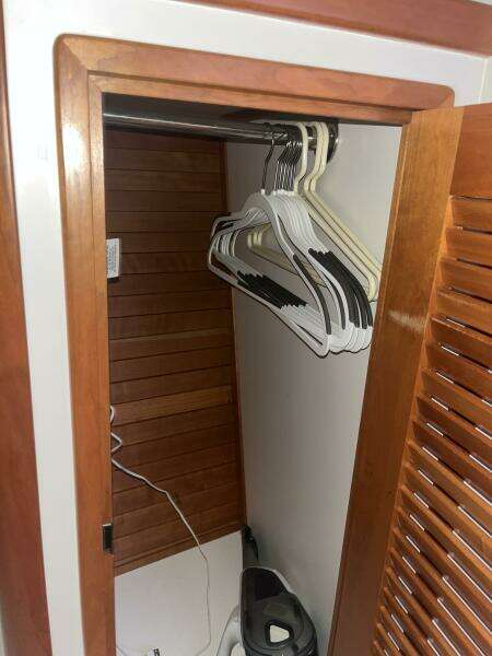 35ft MJM Yacht For Sale