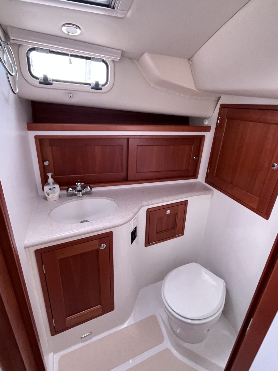 35ft MJM Yacht For Sale