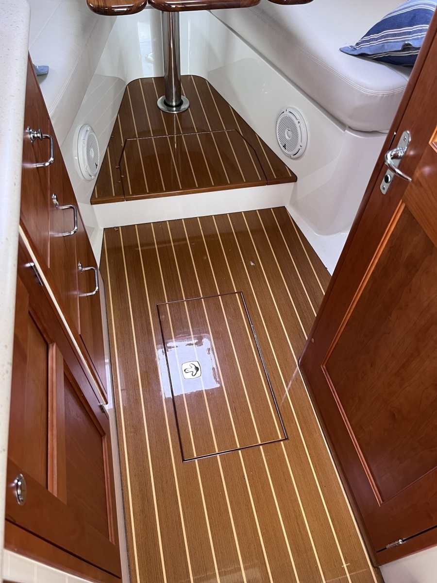 35ft MJM Yacht For Sale