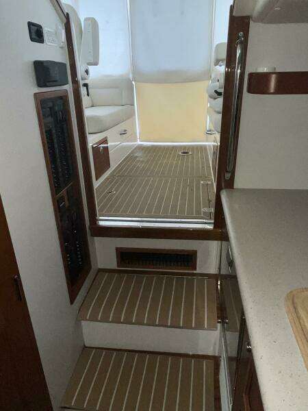 35ft MJM Yacht For Sale