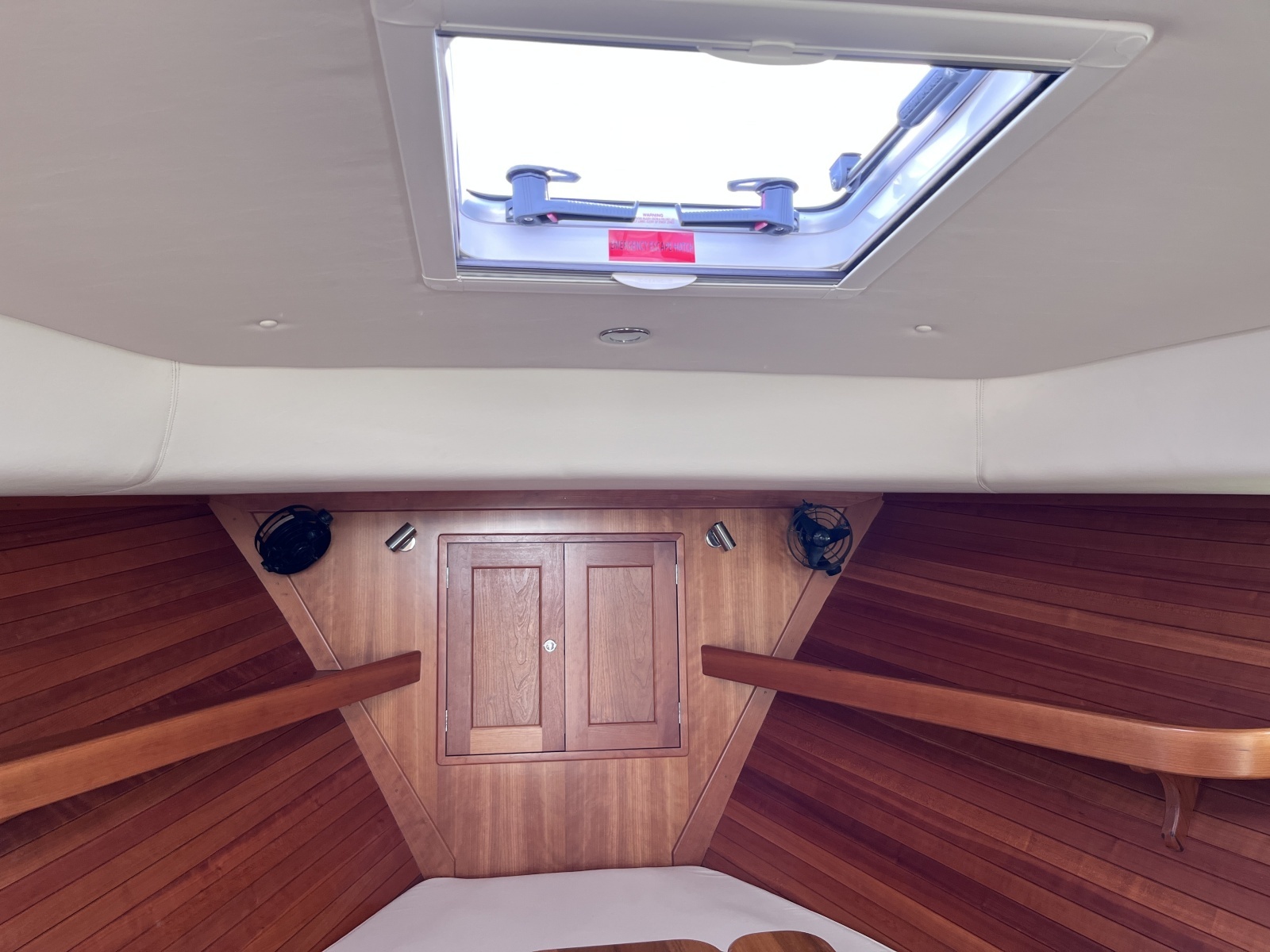 35ft MJM Yacht For Sale