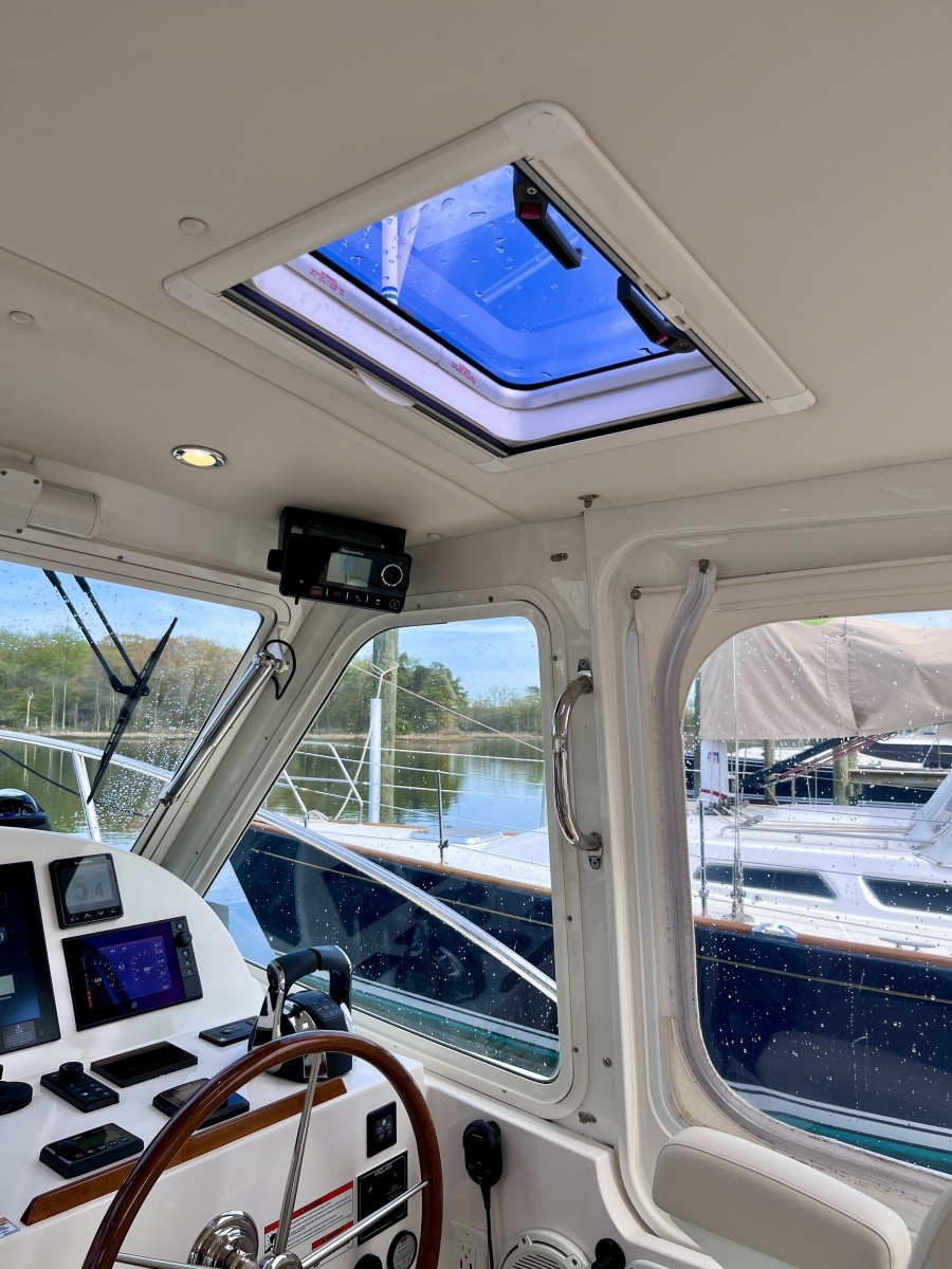 35ft MJM Yacht For Sale