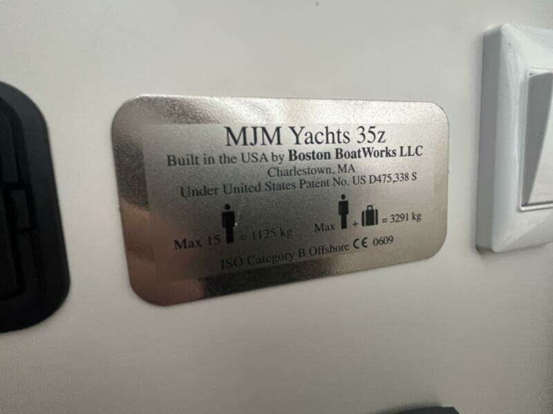 35ft MJM Yacht For Sale