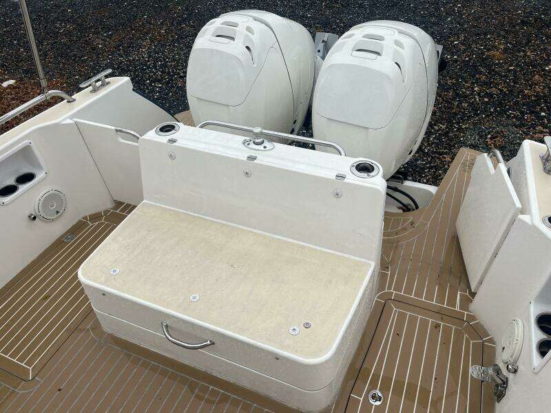 35ft MJM Yacht For Sale