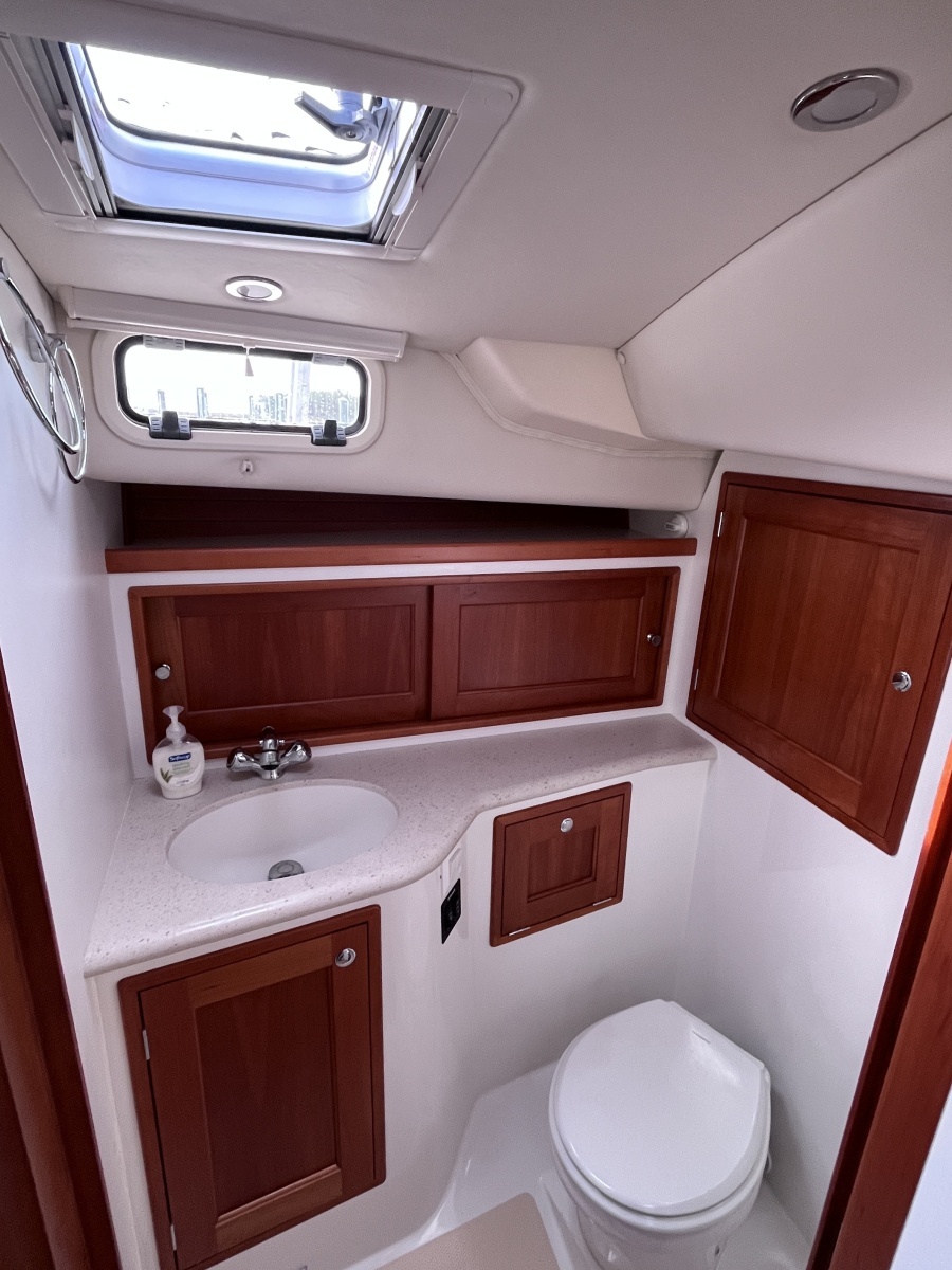 35ft MJM Yacht For Sale