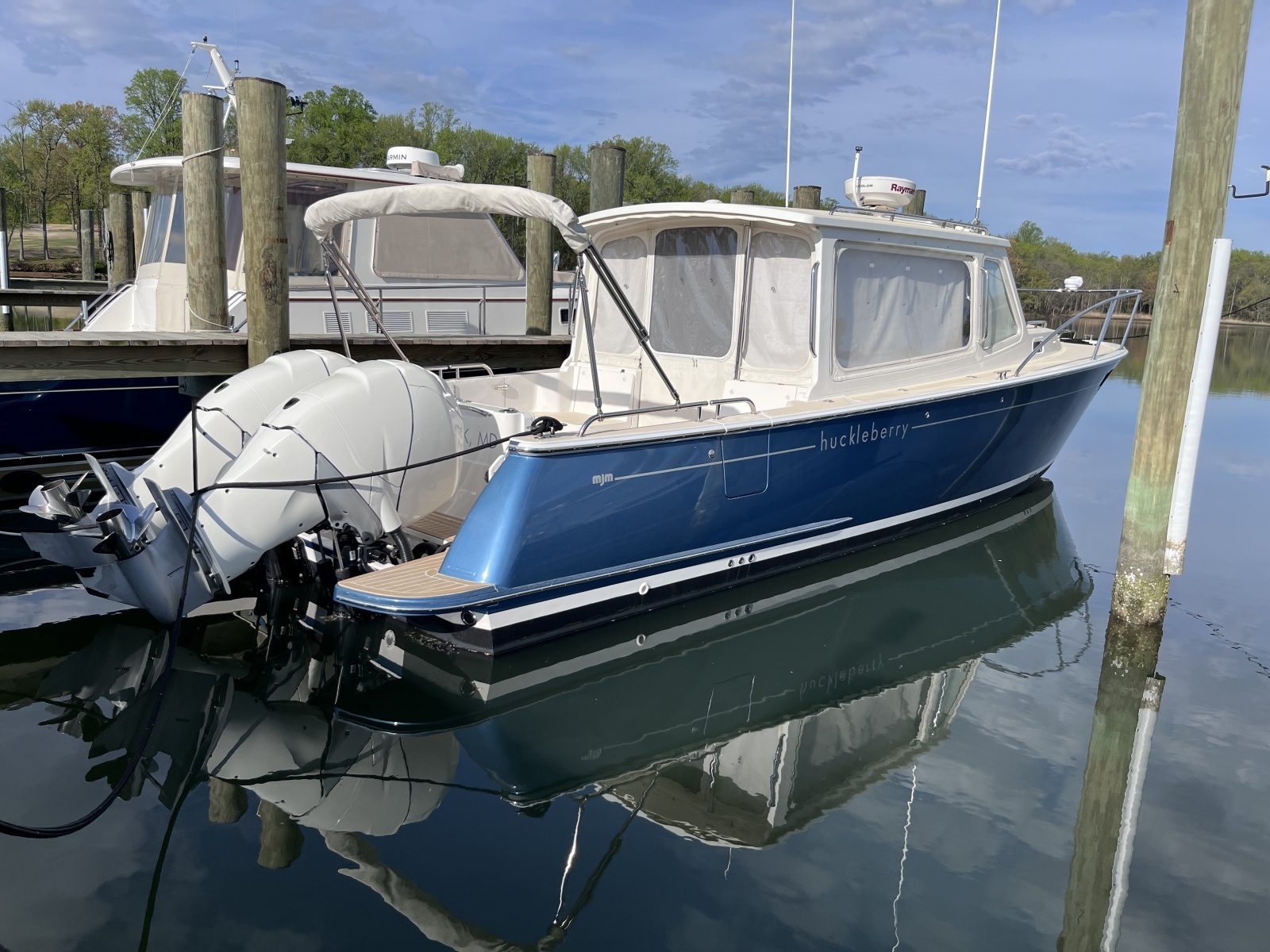 35ft MJM Yacht For Sale