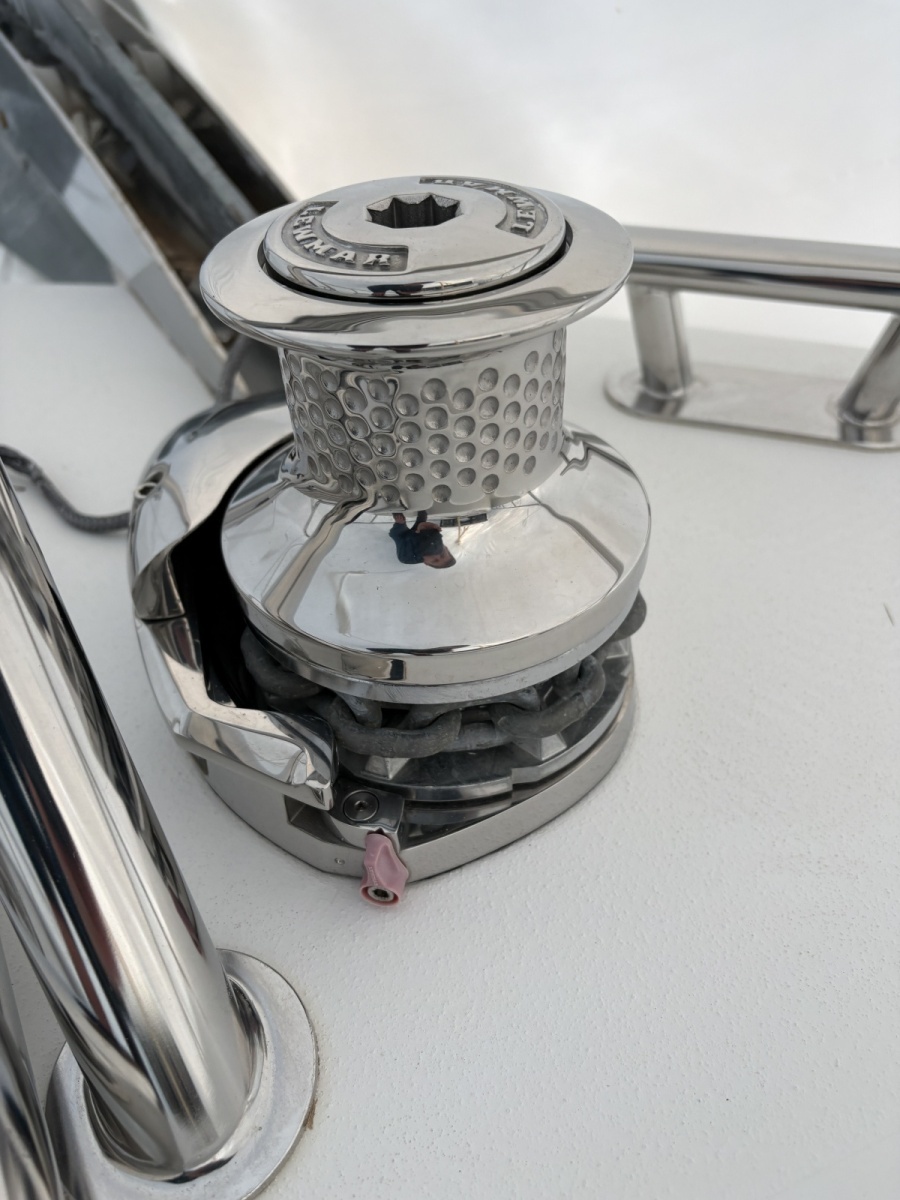 2021 Sargo 36 Explorer windlass