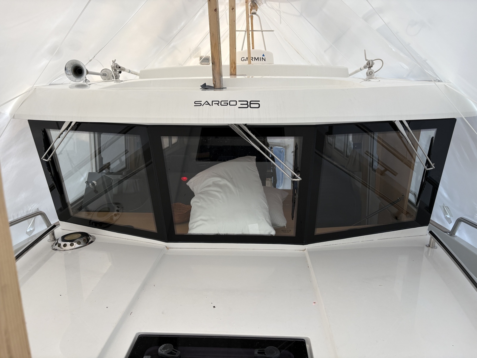 2021 Sargo 36 Explorer windshield
