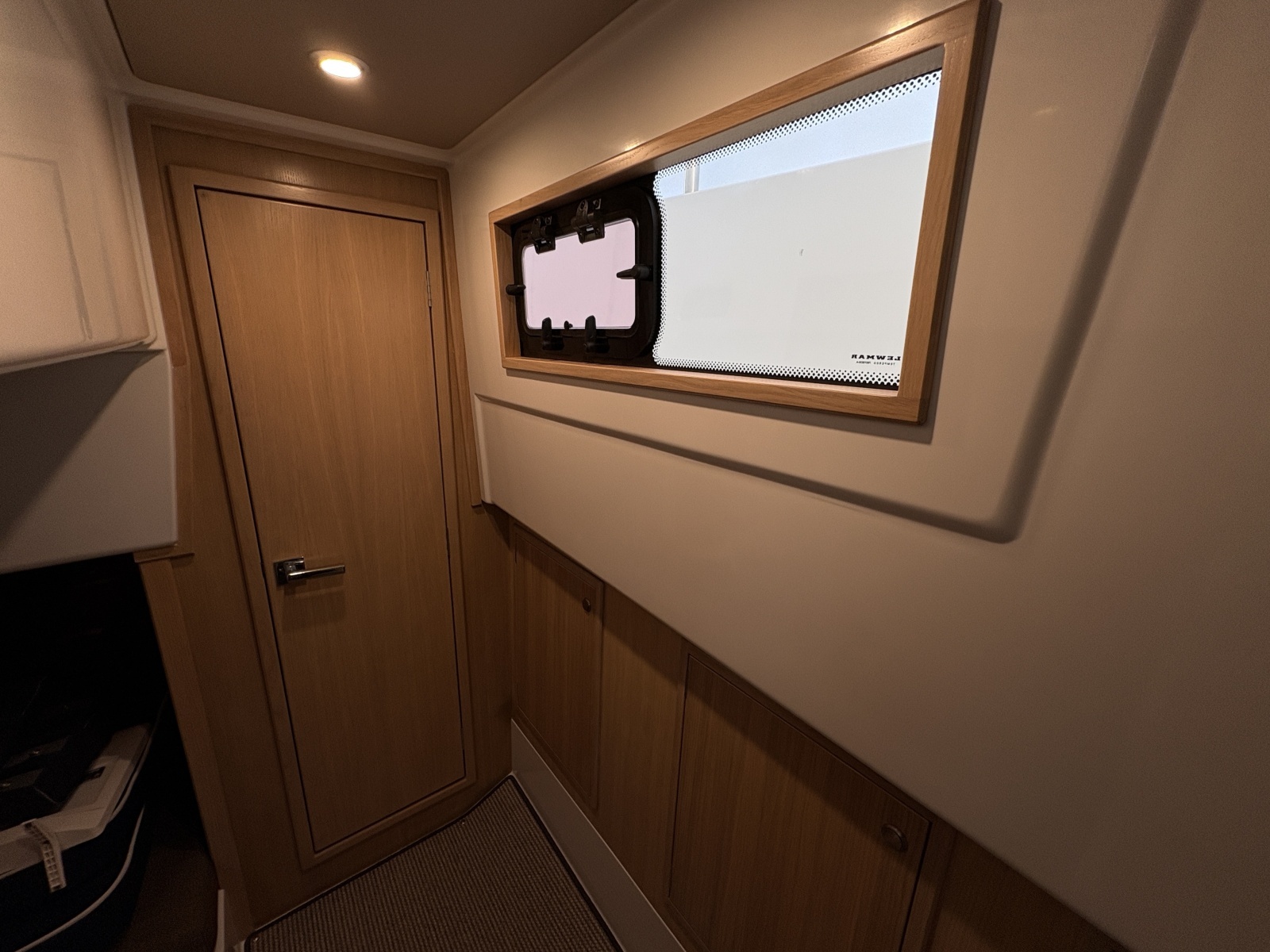 2021 Sargo 36 Explorer vented window
