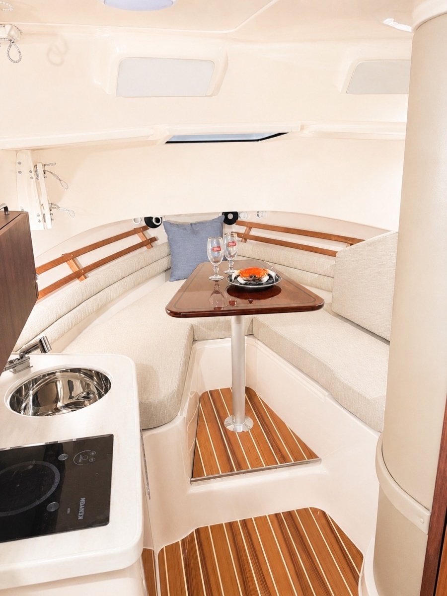 Fishaholics 30ft Grady White Yacht For Sale