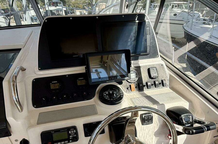 Fishaholics 30ft Grady White Yacht For Sale