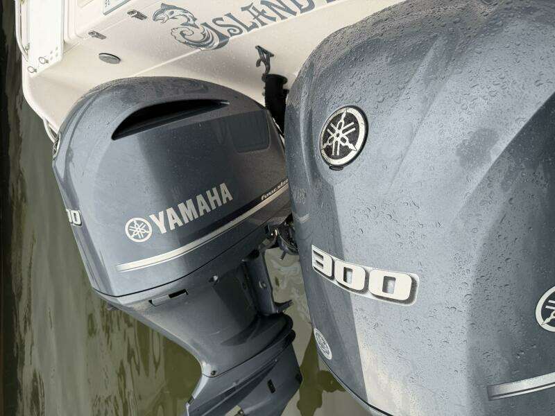 33ft Grady White Yacht For Sale