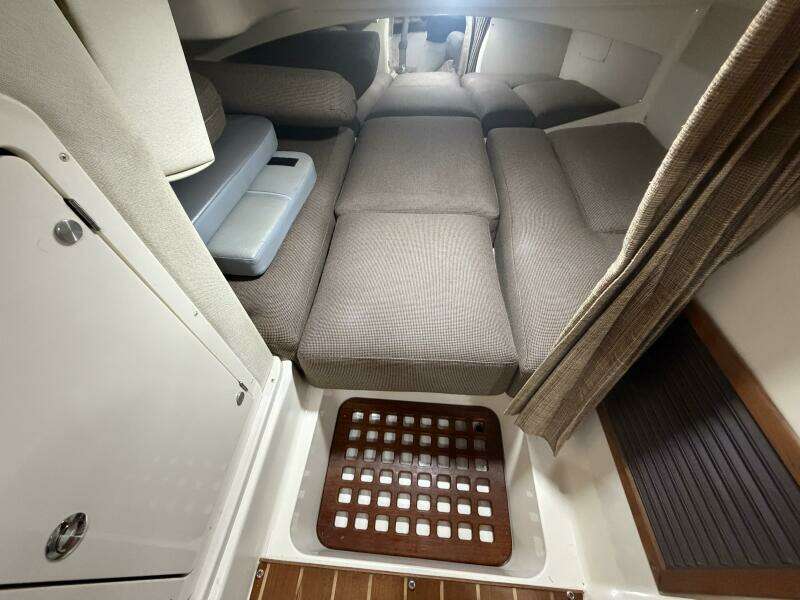 33ft Grady White Yacht For Sale