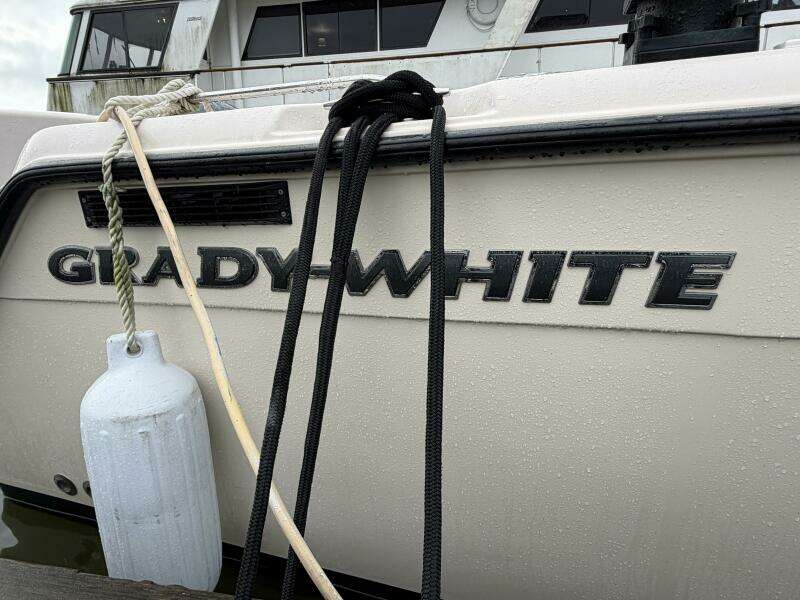 33ft Grady White Yacht For Sale
