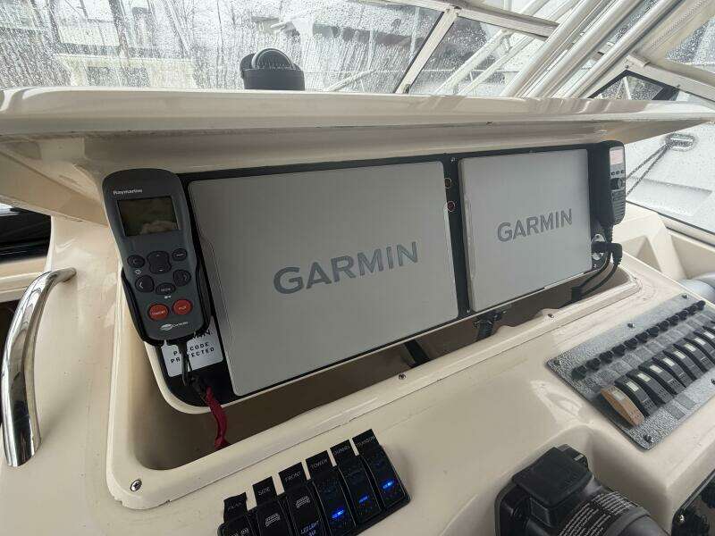 33ft Grady White Yacht For Sale