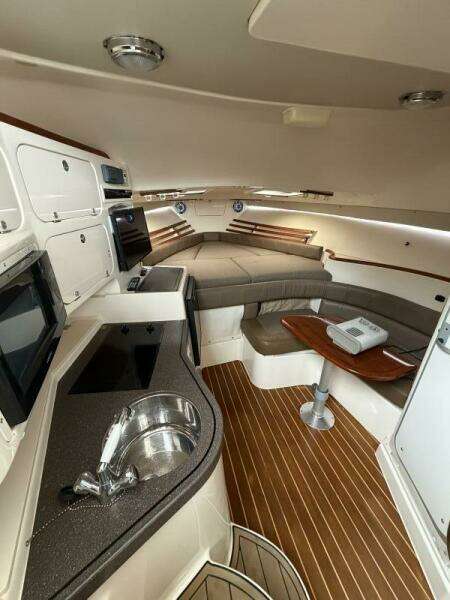 33ft Grady White Yacht For Sale