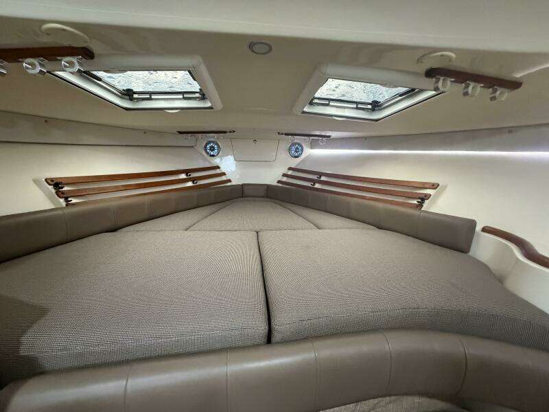 33ft Grady White Yacht For Sale