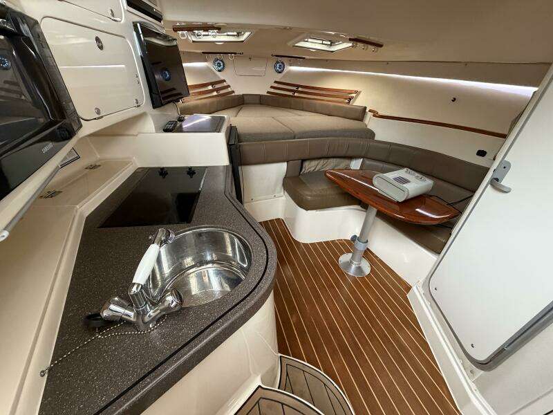 33ft Grady White Yacht For Sale