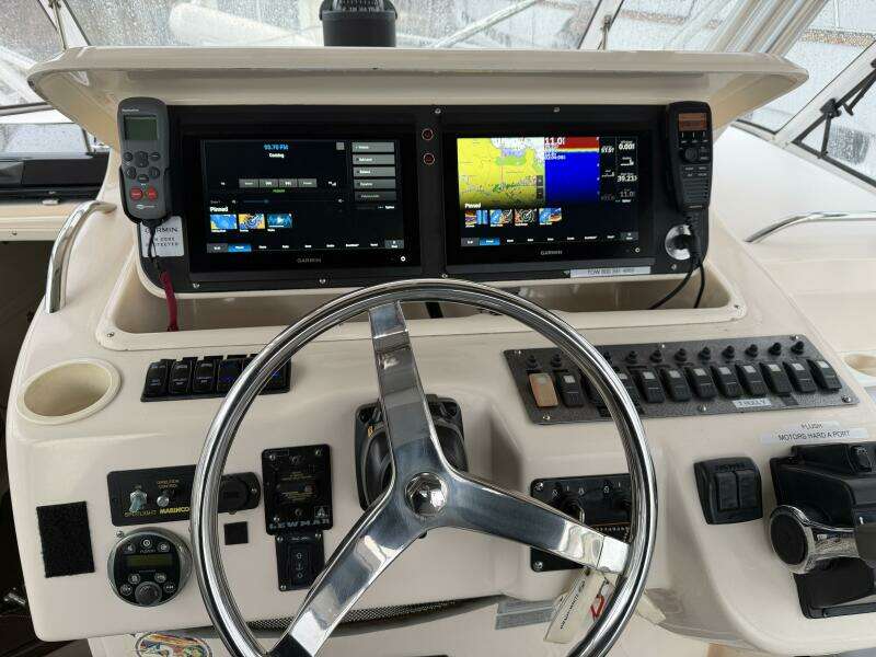 33ft Grady White Yacht For Sale