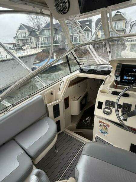 33ft Grady White Yacht For Sale