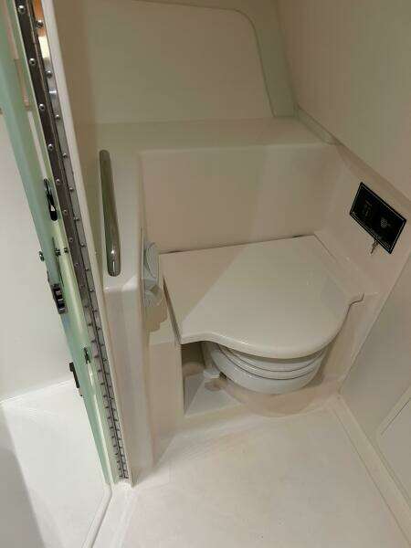 38ft Pursuit Yacht For Sale