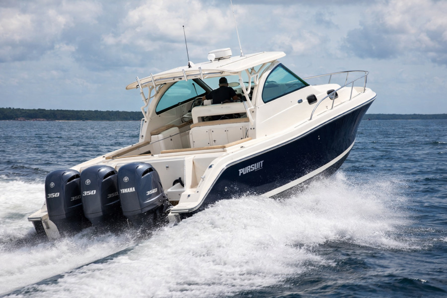 38' 2016 Pursuit OS 385 Offshore