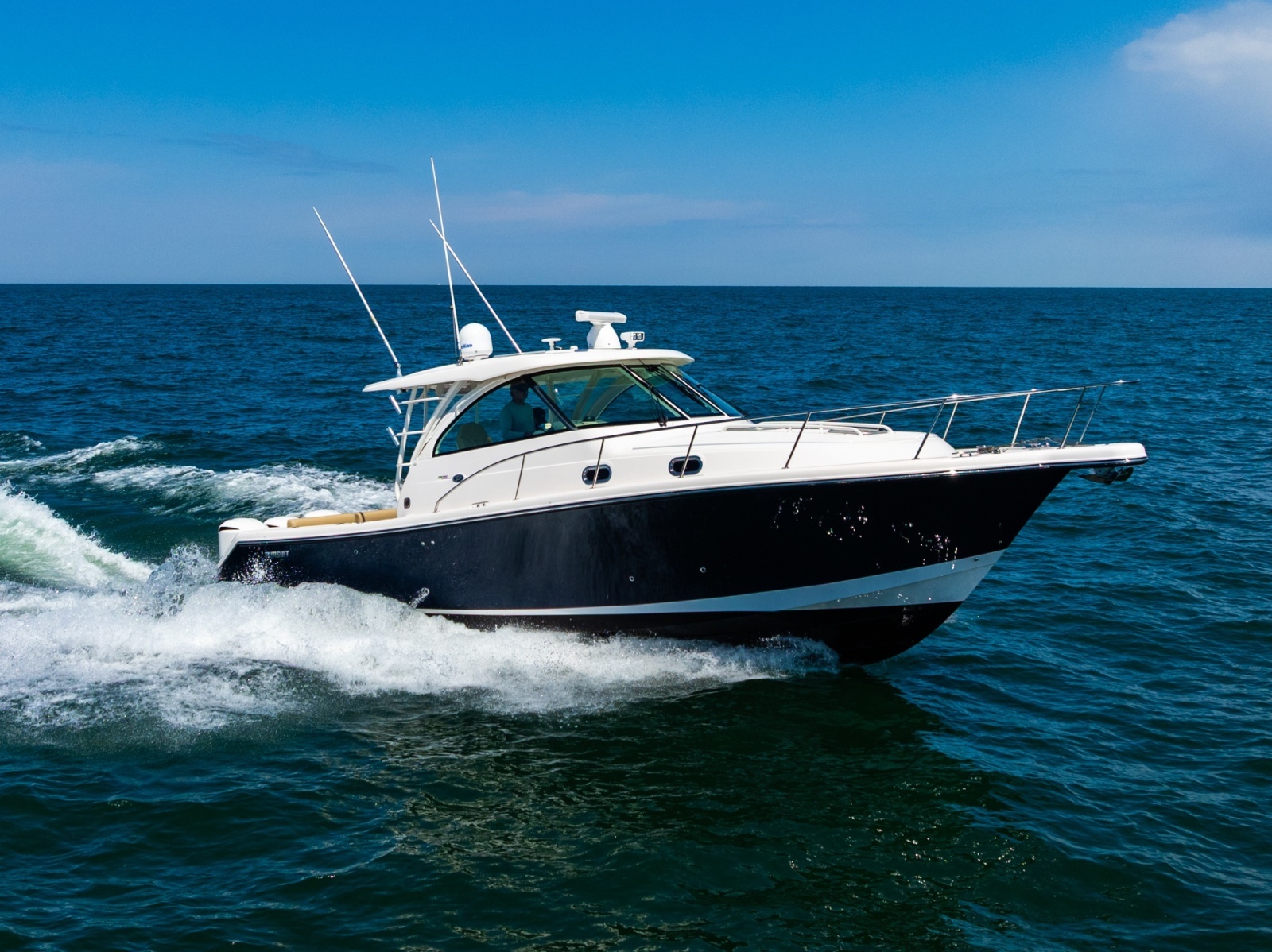 2016 Pursuit OS 385 Offshore photo 3
