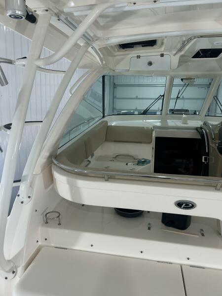 38' 2016 Pursuit OS 385 Offshore