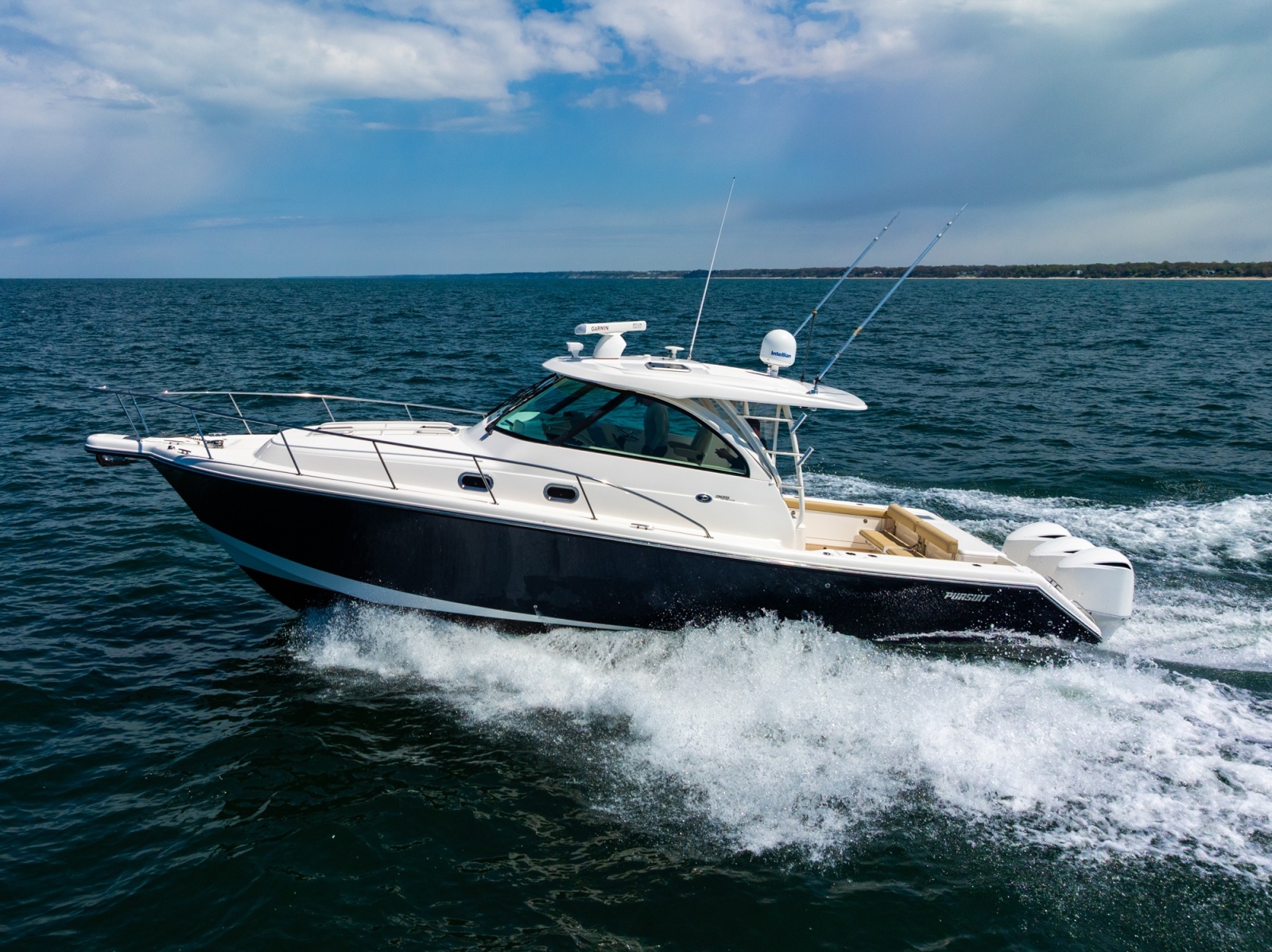 38' 2016 Pursuit OS 385 Offshore