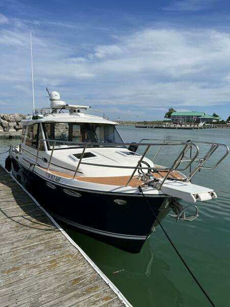 32ft Cutwater Yacht For Sale