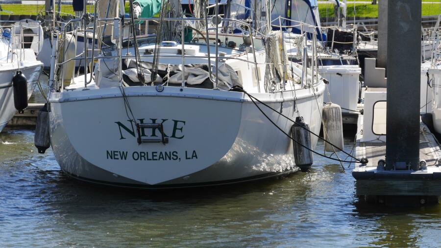 41' 1973 Gulfstar 41 CC