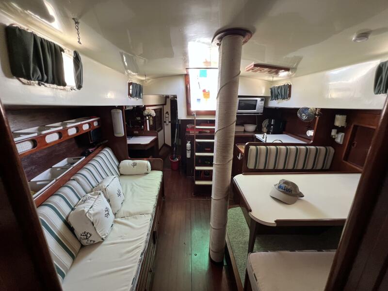 41' 1973 Gulfstar 41 CC