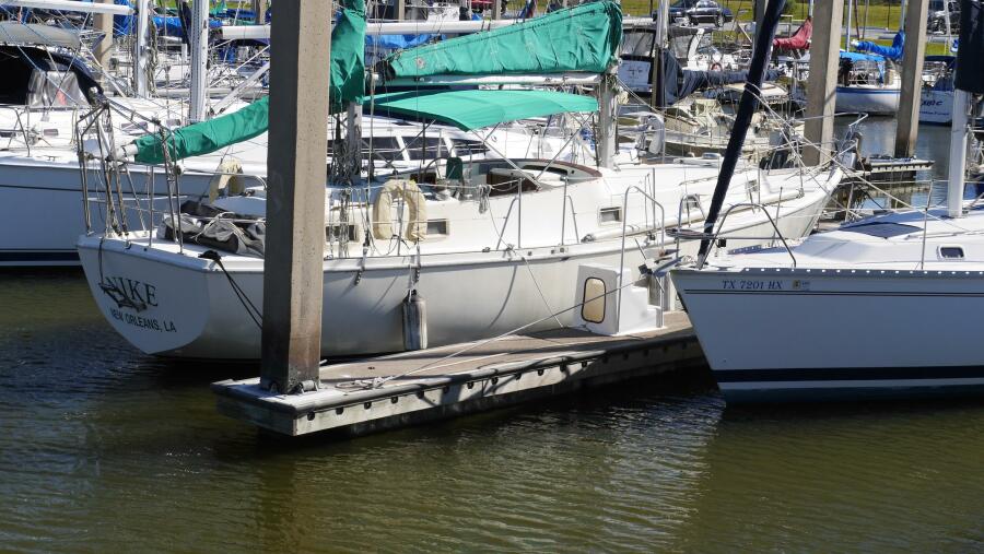 41' 1973 Gulfstar 41 CC