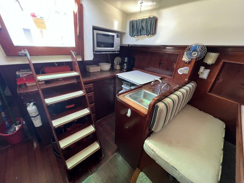 41' 1973 Gulfstar 41 CC