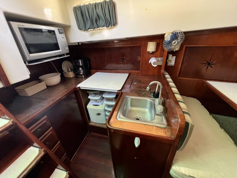 41' 1973 Gulfstar 41 CC