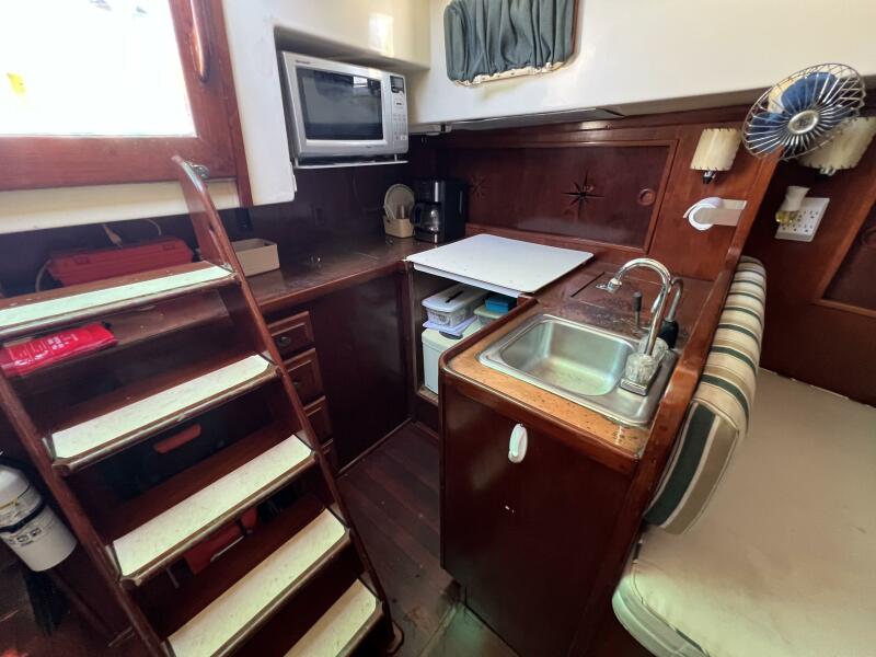 41' 1973 Gulfstar 41 CC
