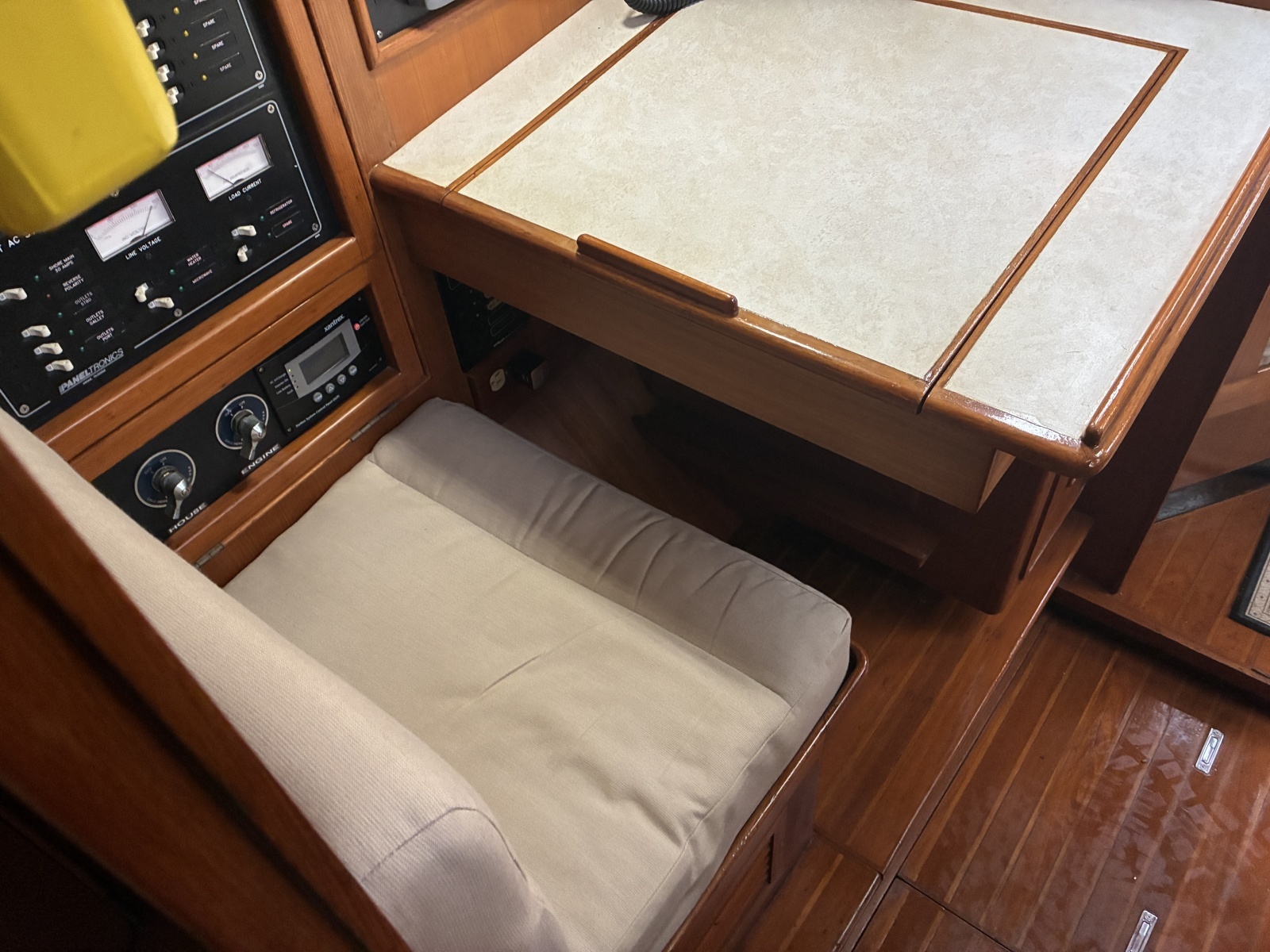 1996 Hylas 46 - Nav Station